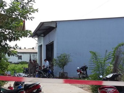 Sập xưởng keo, 2 người chết, 2 người bị thương nặng
