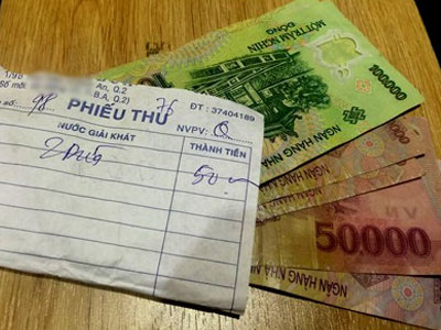 Tờ hóa đơn kỳ lạ và hành động khiến nhiều người khó tin