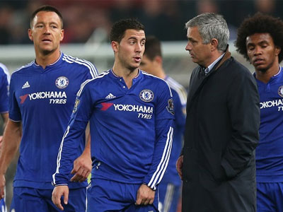 Hazard sút hỏng phạt đền, Chelsea bị loại khỏi Cup Liên đoàn