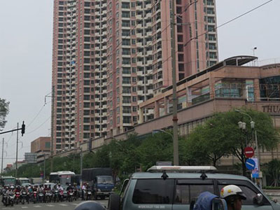 Cảnh hoang tàn của tòa nhà trị giá 55 triệu USD Thuận Kiều Plaza