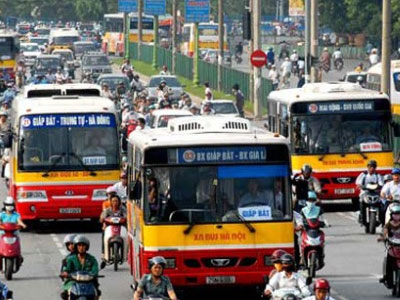 Hà Nội lại đề xuất tăng xe buýt để giảm ùn tắc