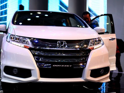Xe gia đình cỡ lớn Honda Odyssey 2016 gần 2 tỷ tại Việt Nam