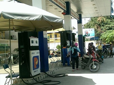 Cây xăng có nhân viên bị tát là đại lý nhái của Petrolimex