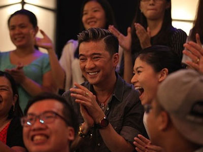 Đàm Vĩnh Hưng đi cổ vũ mỹ nhân chuyển giới thi show hài