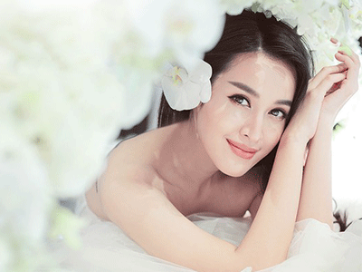 Ngẩn ngơ ngắm cô dâu Tú Vi xinh như nữ thần trước thềm đám cưới