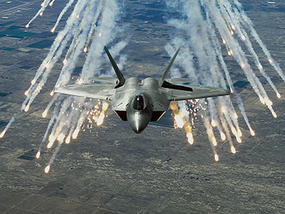 Soi "Sát thủ trên không" F-22 Raptor của Mỹ tại Syria