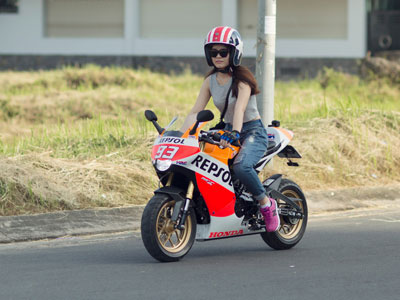 Xế độ phong cách Repsol của nữ sinh viên Sài Gòn