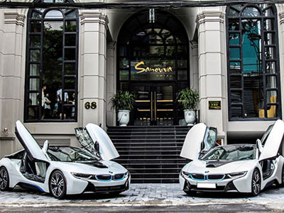 Bộ đôi BMW i8 đầu tiên của ông chủ khách sạn ở Đà Nẵng