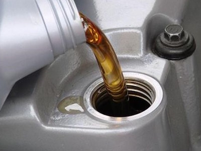 Giá dầu trượt dốc trước chỉ báo kinh tế gây bất an từ Trung Quốc