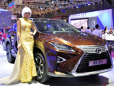 Lexus RX350 2016 chào khách hàng Việt