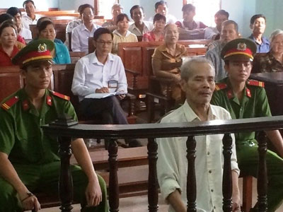 Người đàn ông 72 tuổi giết vợ rồi xin lĩnh 2 năm tù