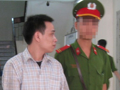 Thuê ô tô đem bán rồi báo chủ phương tiện đến chuộc về