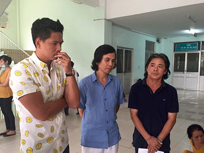 Bình Minh chạnh lòng khi đến bệnh viện thăm Nguyễn Hoàng