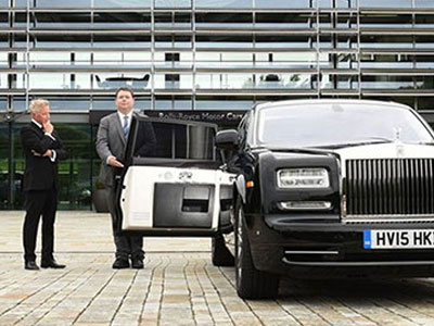 Lái “xế” sang Rolls-Royce khó cỡ nào?