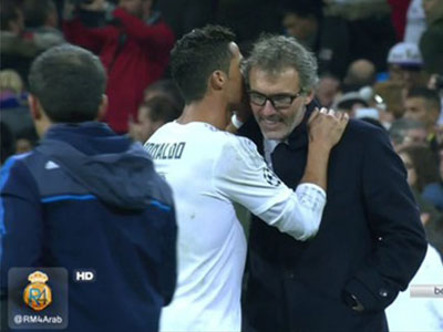 Ronaldo ăn tát của Perez, thì thầm vào tai Blanc