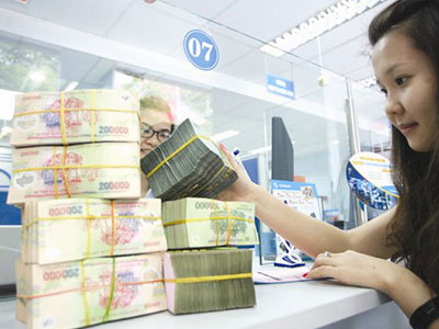 Trần lãi suất và câu chuyện luật chồng luật
