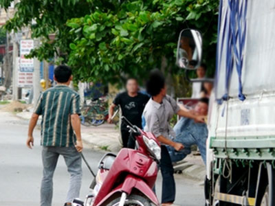 Hai nhóm hỗn chiến, 1 người chết, 2 trọng thương