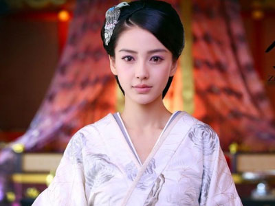Vì sao Angelababy bị ném đá không thương tiếc trong Vân Trung Ca?