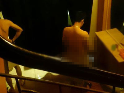 Đột nhập "chốn ăn chơi" của những quý ông khát tình núp bóng spa