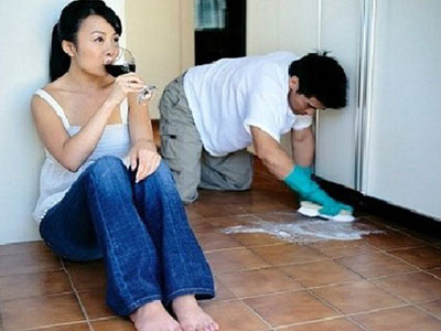 Khổ vì chồng quá đam mê việc nhà
