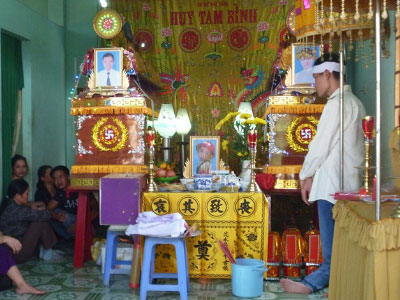 Chuyến thăm người thân định mệnh của 3 người bị xe cán