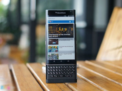 Cận cảnh dế Android dáng độc BlackBerry Priv tại VN