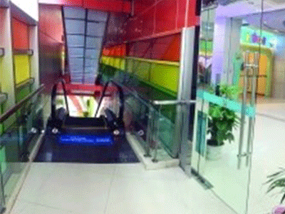 16 học sinh tiểu học bị thương nặng do tai nạn thang cuốn