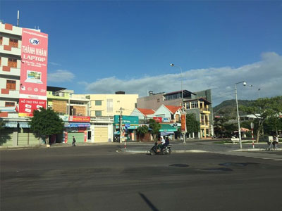 2 nhóm thanh niên chém nhau, 3 người gục trên vũng máu