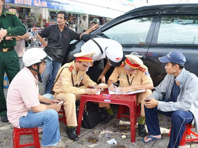 Tân bí thư Đà Nẵng "vi hành" kiểm tra cảnh sát giao thông