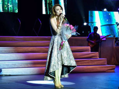 Bầu show ủng hộ việc đưa yêu cầu khi đi diễn giống Mỹ Tâm