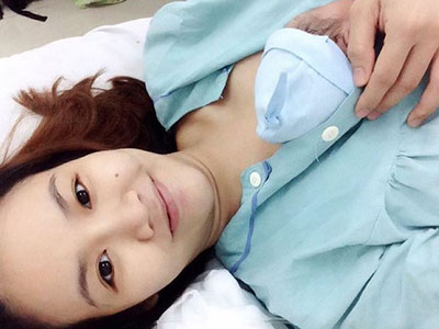 Ca sĩ Anh Thúy X-Factor vừa sinh con đầu lòng
