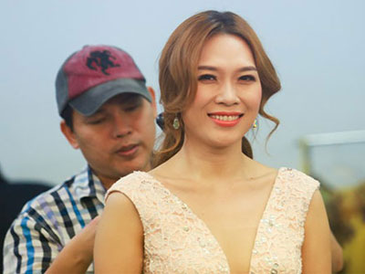 Mỹ Tâm bình thản đi diễn cùng học trò