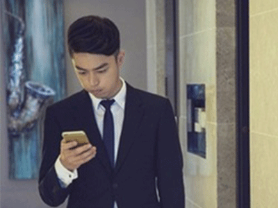Chuyện gì sẽ xảy ra khi chiếc điện thoại biến thành... người?