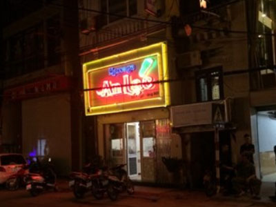 “Vòi bạch tuộc” ở phố nhà nghỉ: Từ “cò mồi” đến bẫy khách làng chơi