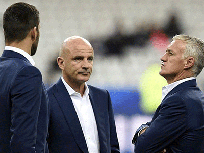 HLV Deschamps và Loew đã biết vụ khủng bố ở Paris trong giờ nghỉ giữa hiệp