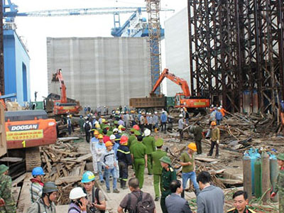 Sáng nay, xử vụ sập giàn giáo ở Formosa khiến 13 người chết