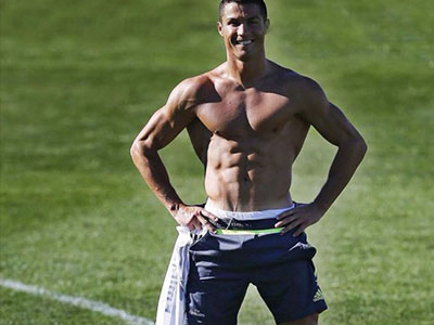 Cris Ronaldo khoe body chuẩn trước El Clasico cuối cùng