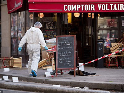 Mẹ hung thủ đánh bom ở Paris: “Con tôi không có ý sát hại ai cả"