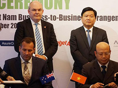 Thủ tướng New Zealand trao giải thưởng New Zealand - Asean cho Tổng Giám đốc Vinamilk
