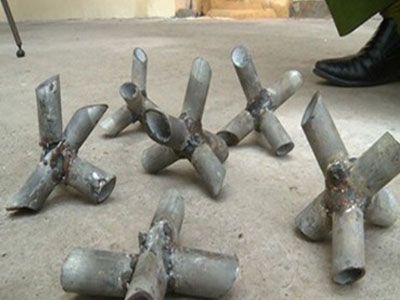 Đặt chông sắt bẫy ôtô, 8 người bị bắt