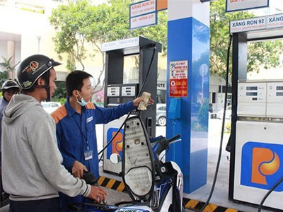 Giá dầu lao dốc, Petrolimex tăng lãi 1.000 tỷ đồng