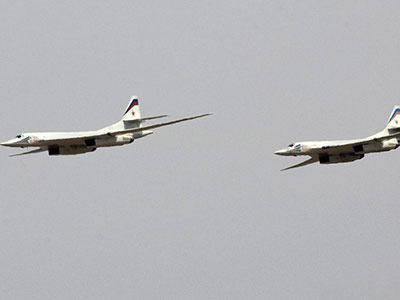 Máy bay ném bom tầm xa Nga lần đầu oanh tạc IS ở Syria