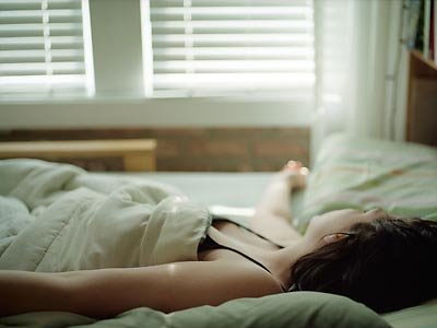 Bạn gái bị đồng nghiệp cưỡng bức trong buổi dã ngoại với công ty