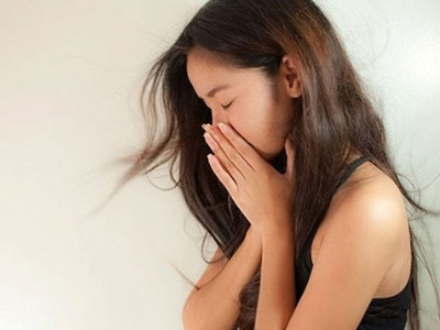 Cay đắng phận nhân tình, một thân một mình ôm bụng đi đẻ