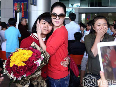 Thu Phương bất ngờ về nước sau tin đồn bị tẩy chay ở hải ngoại