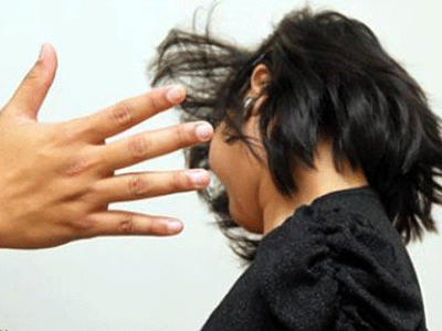 Giáo viên ép học sinh lớp 1 tự tát 100 cái vào mặt do tâm trạng không vui