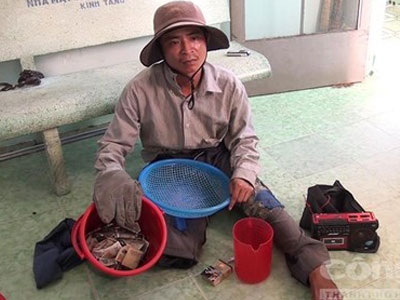 Thanh niên trẻ giả tật nguyền xin ăn, mỗi tháng kiếm hơn 10 triệu