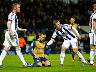 Arsenal khóc hận trước West Brom