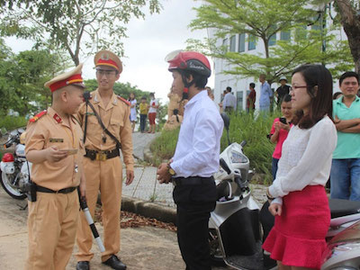 Chuyện cổ tích của cậu bé ung thư ước mơ làm CSGT