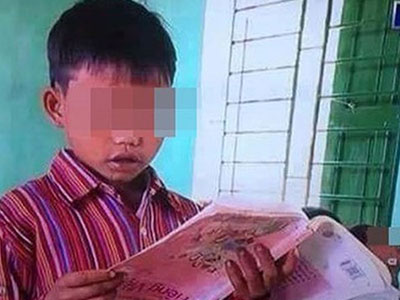 Học sinh cầm sách ngược đọc trôi chảy trên VTV: "Sẽ cho kiểm tra lại"